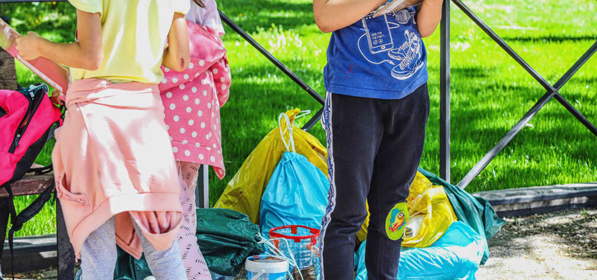 Recogiendo restos. Valdelaguna.